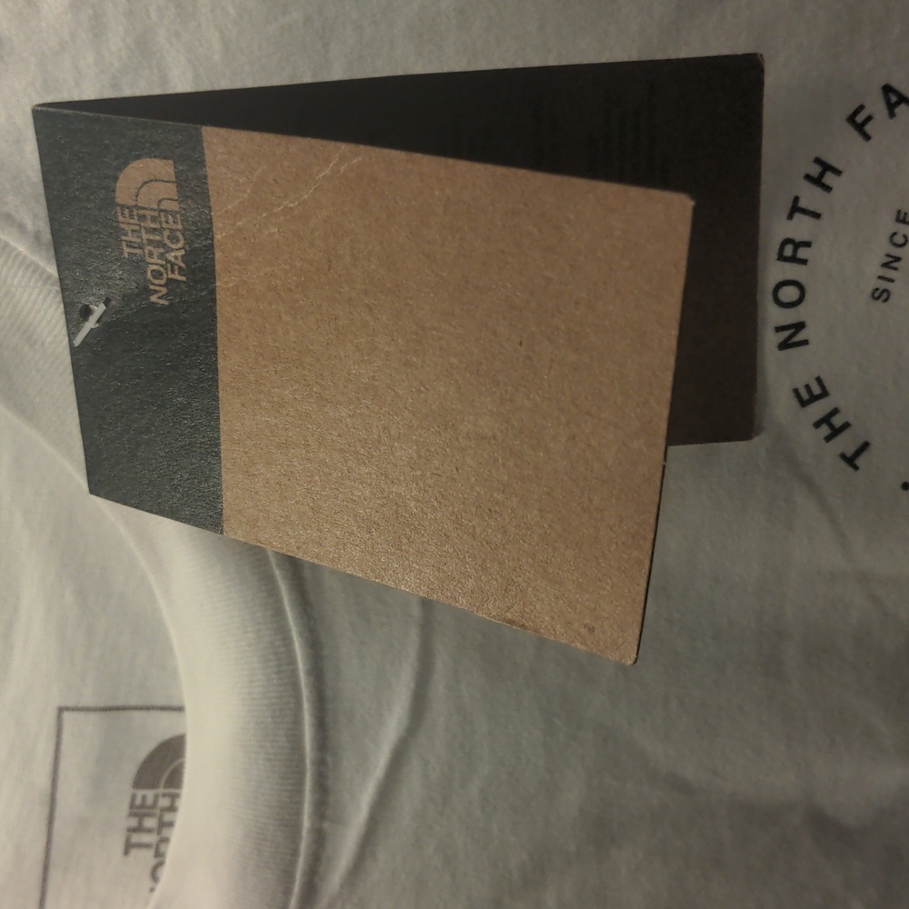 The north face medium short sleeve bearscape tee nwt - Picture 7 of 8